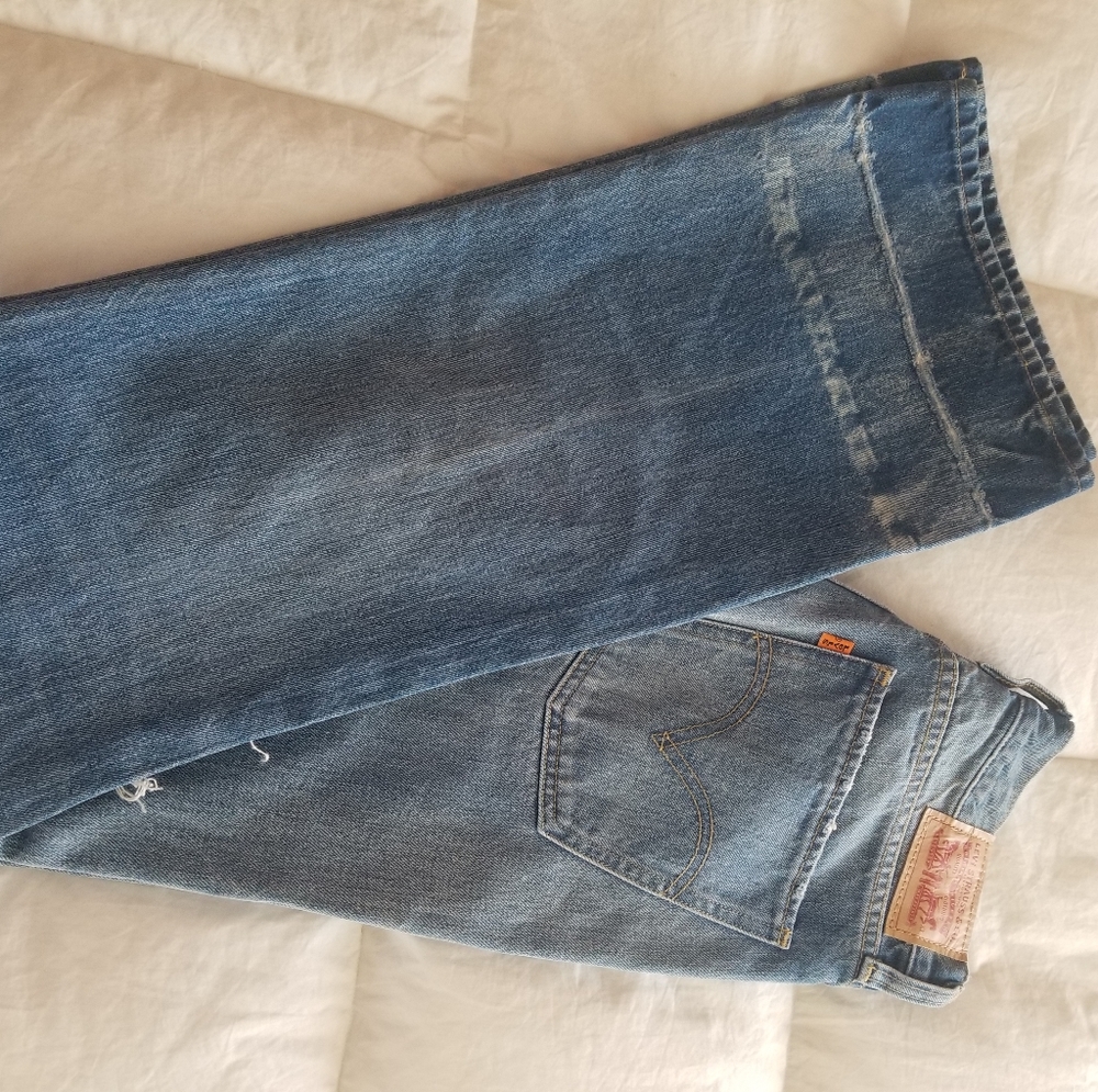 Levi Strauss y co. Distressed jean